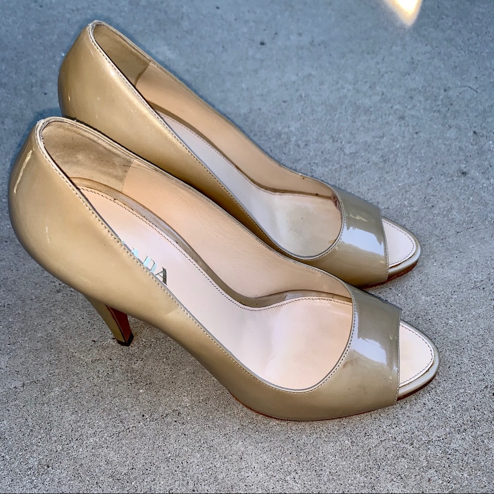 PRADA Peep Toe Nude Patent Heel 39